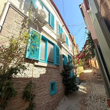 Restored Greek Stone House In Historic 펜션 Ayvalı
